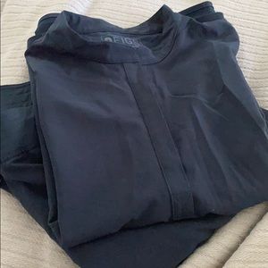 Figs Set in Dark Harbor 2X top and pants scrubs